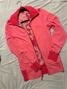 Lululemon “reversible” Pink floral Zip-Front Active Jacket